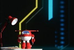 走在科技前沿 機器人時代到來 樂高奧飛動作頻頻